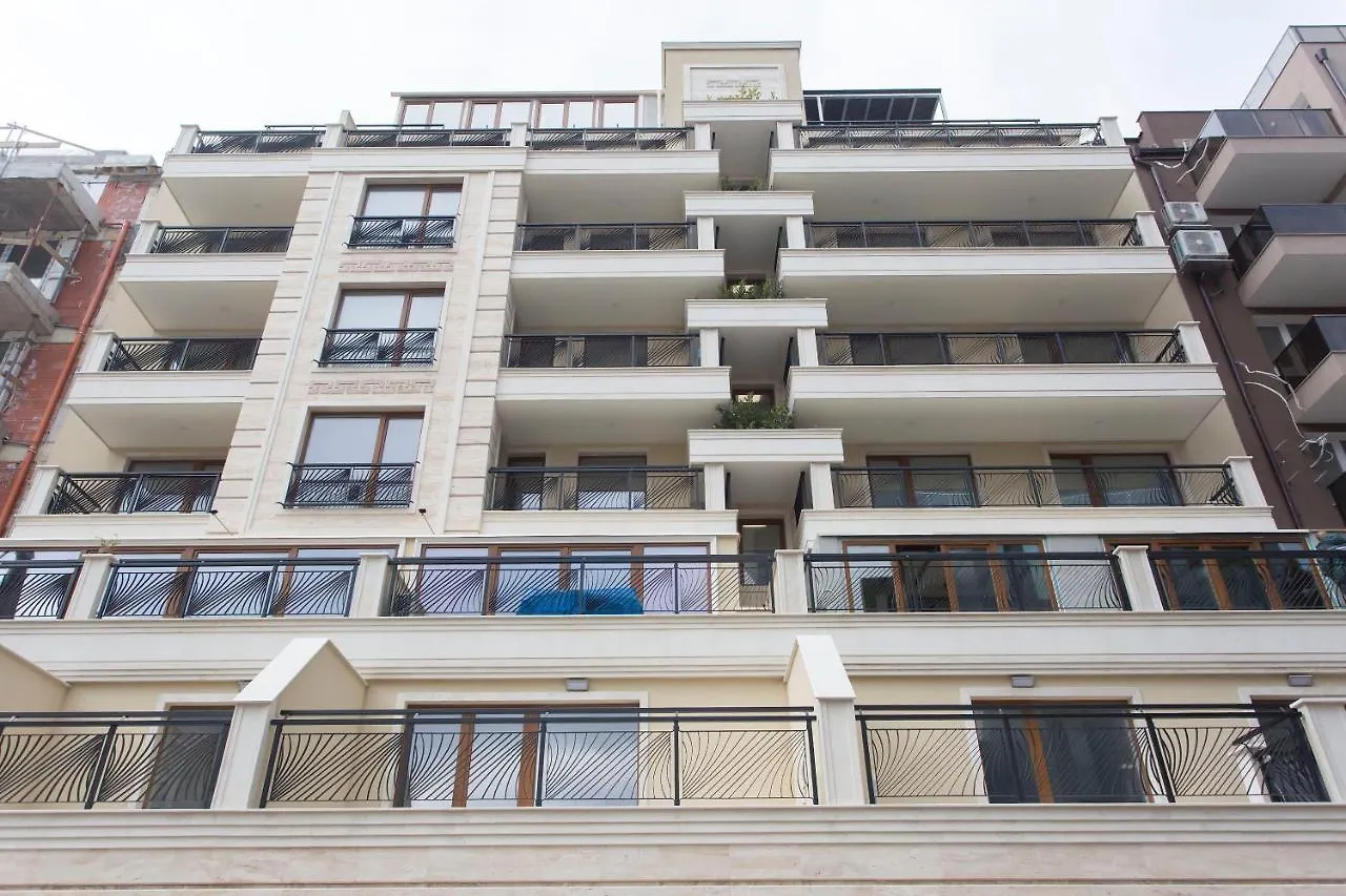 Modern And Bright Apartments Near Center - Free Parking Szófia 0*,  Bulgária