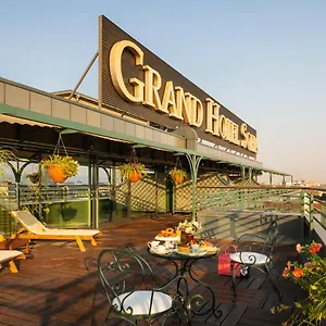 5* Otel Grand